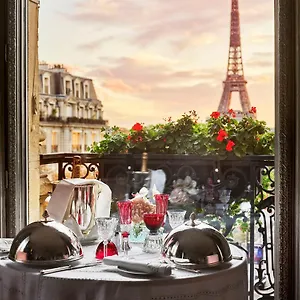 https://plaza-athenee.fr-paris.fr